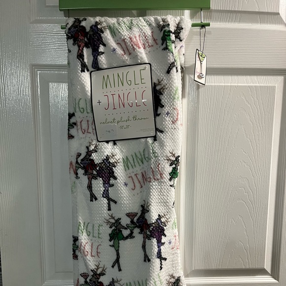 Mingle and jingle throw blanket - Picture 3 of 4